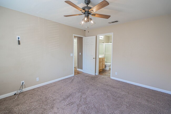 Building Photo - COMING SOON! 2 Bedroom Townhome for Rent i...