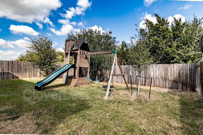 Building Photo - 13915 Runner Way