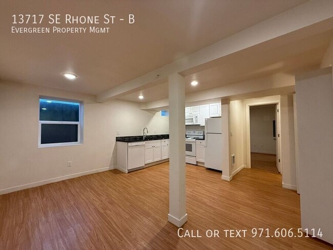 Building Photo - 13717 SE Rhone St