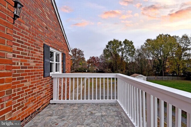 Building Photo - 7125 Harrison Ln
