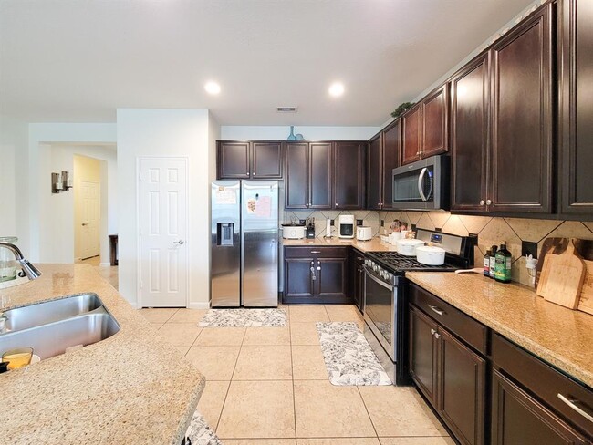 Building Photo - 5046 Longlane Dr