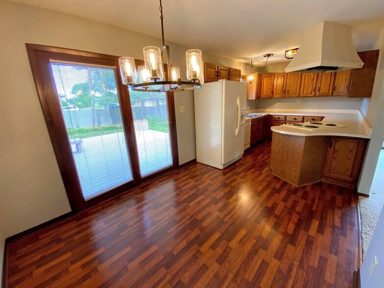Building Photo - 117 Juniper Drive