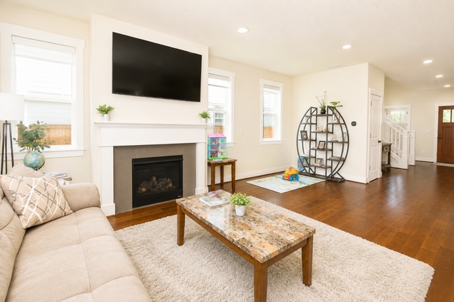 Building Photo - 402 NE 77th Ave