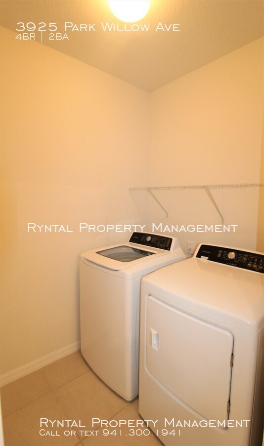 Building Photo - 3925 Park Willow Ave