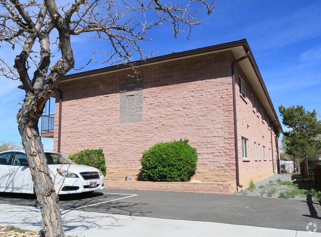 Building Photo - 650 Monroe St