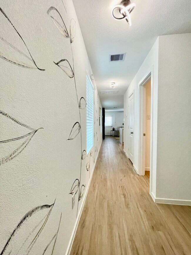 Building Photo - 21431 Carosella Dr