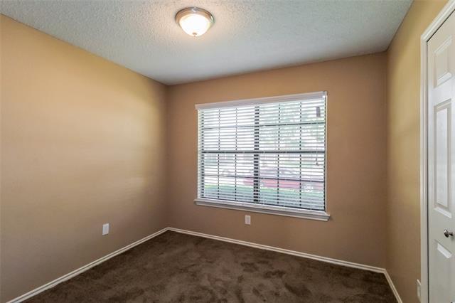 Building Photo - 934 Sanders Dr
