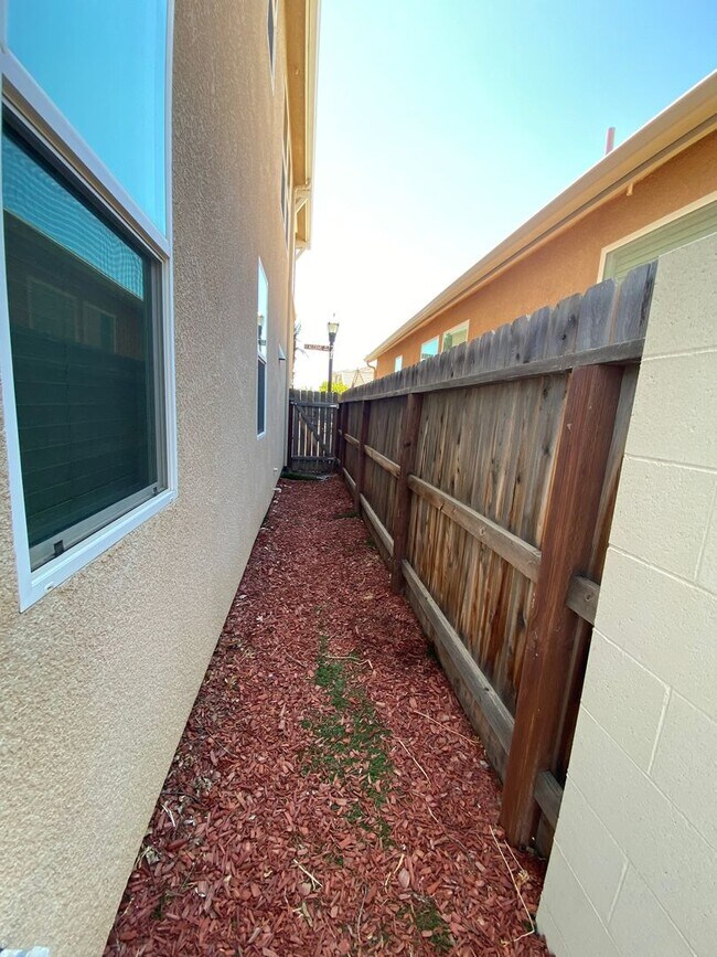 Building Photo - 3461 Alcove Way