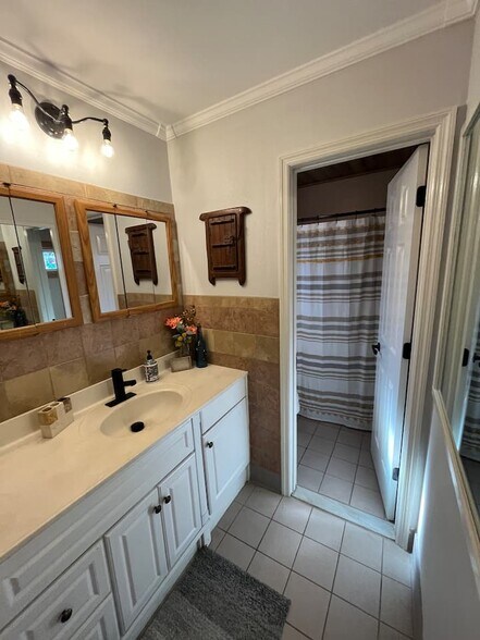 Building Photo - 12102 Carriage Ct SE