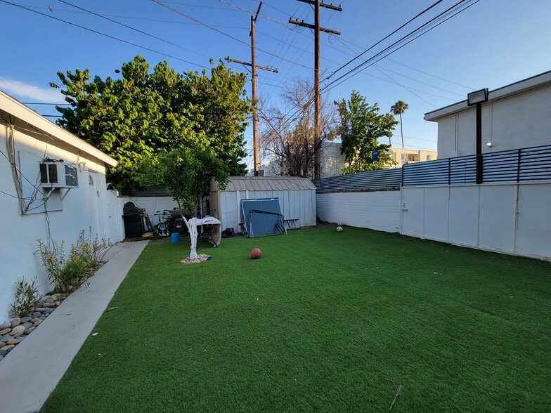 Building Photo - 6251 Canby Ave