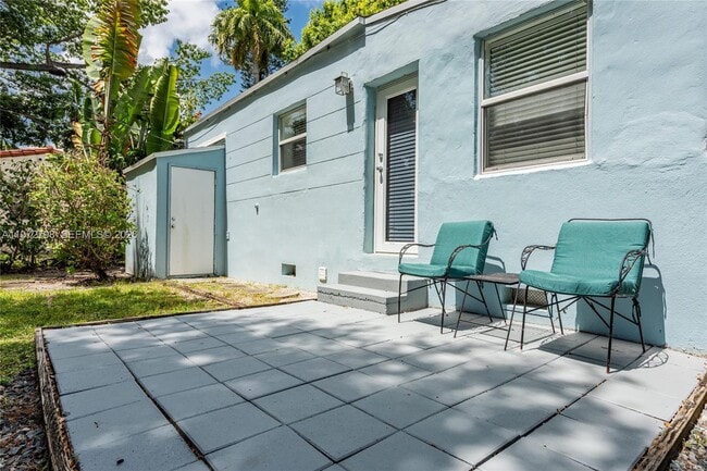 Building Photo - 330 NE 86th St