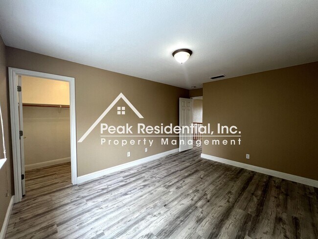 Building Photo - Beautiful Empire Ranch 5bd/3ba Home with 3 Car Garage - Must See