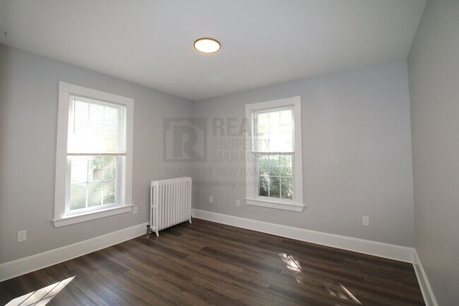 Building Photo - 285 Richards Ave