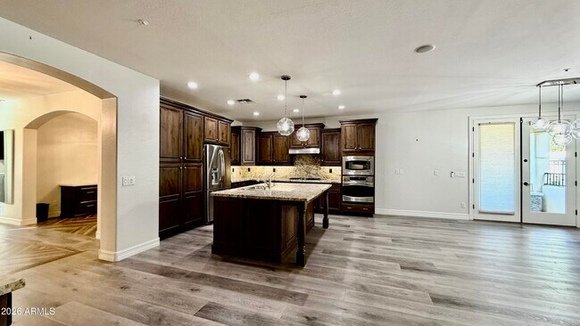 Building Photo - 1777 W Ocotillo Rd