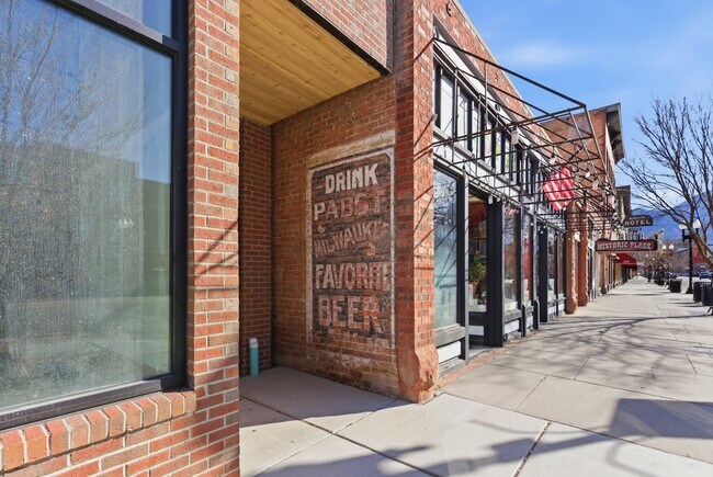 Building Exterior - Union Walk