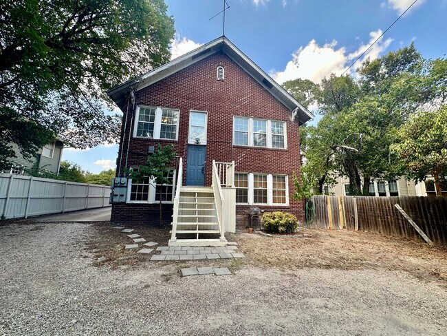 Building Photo - 2222 Colcord Ave
