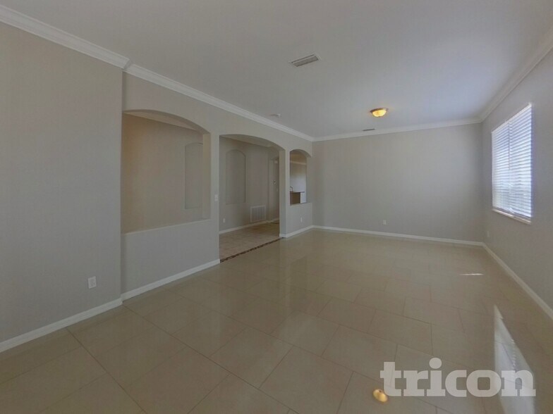 Building Photo - 1142 Barclay Wood Dr