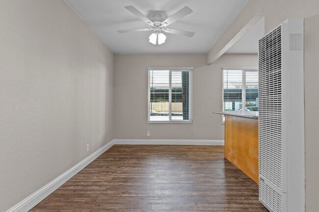 Building Photo - 975 Murrieta Blvd