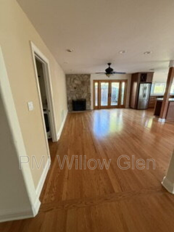 Building Photo - 536 Curie Dr