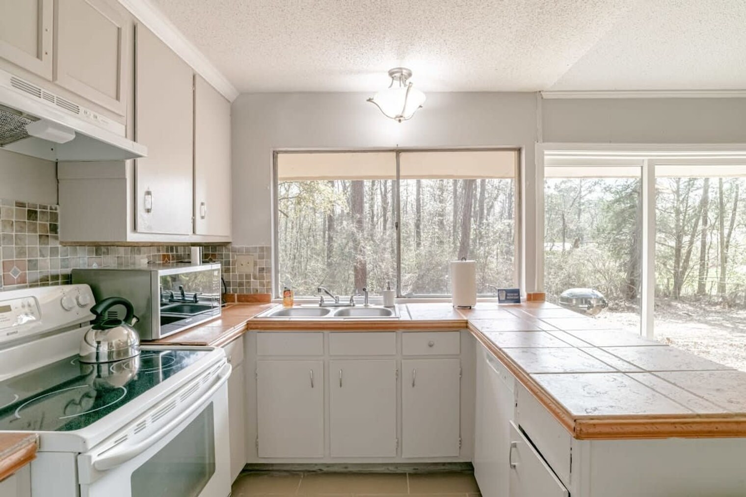 Building Photo - 5477 Ardell Dr