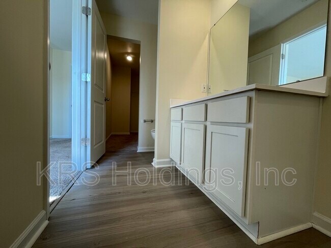 Building Photo - 1611 Independence Blvd