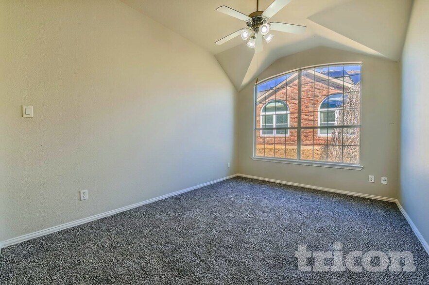 Building Photo - 2615 Hardwood Trail