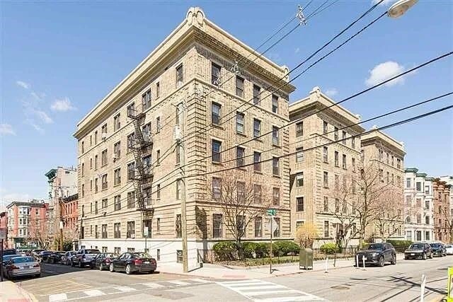 Building Photo - 1000 Hudson St