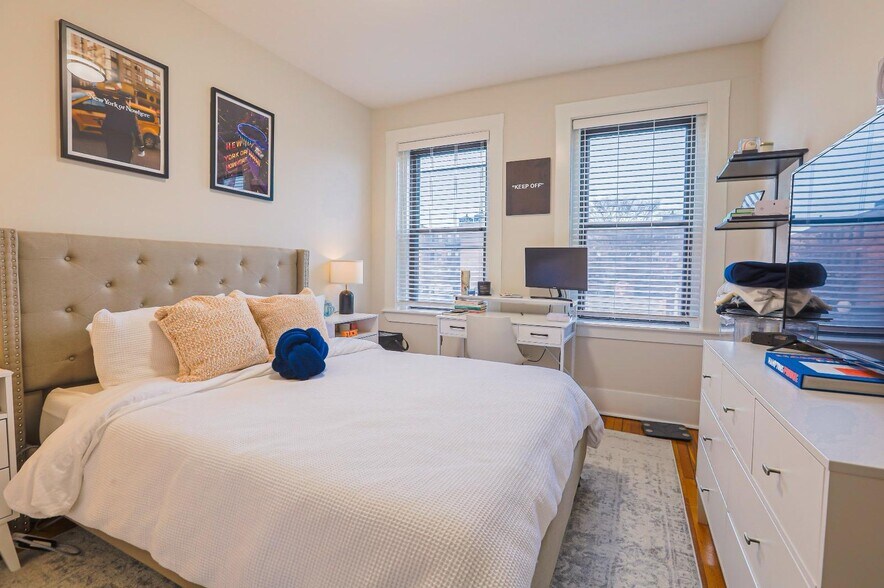 Building Photo - 11 Gorham St