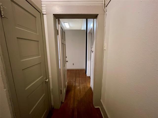 Building Photo - 105 W Hickory St