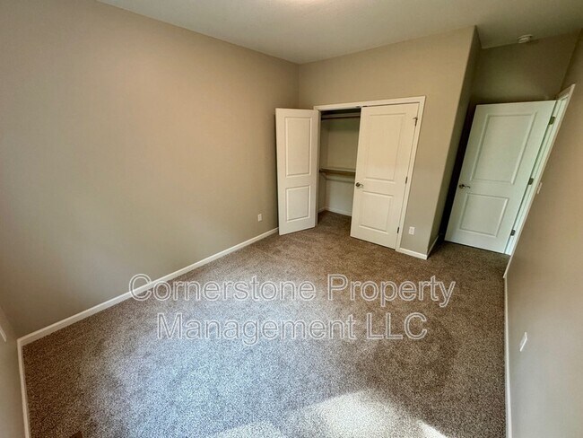 Building Photo - 809 Highland Dr