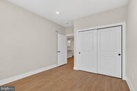 Building Photo - 624 Main St