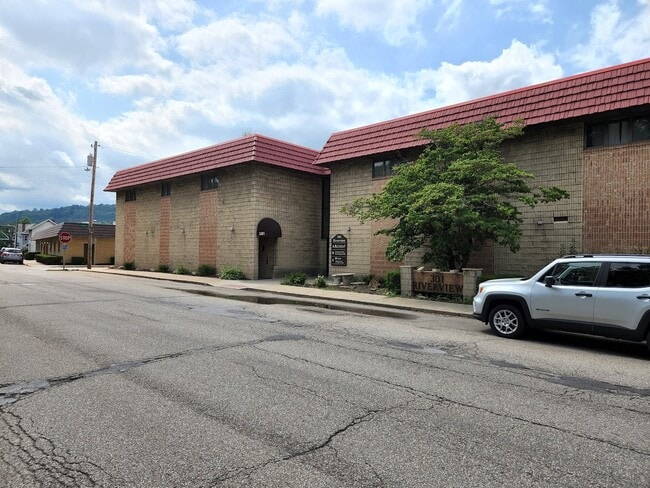 Building Photo - 301 E 1st Ave