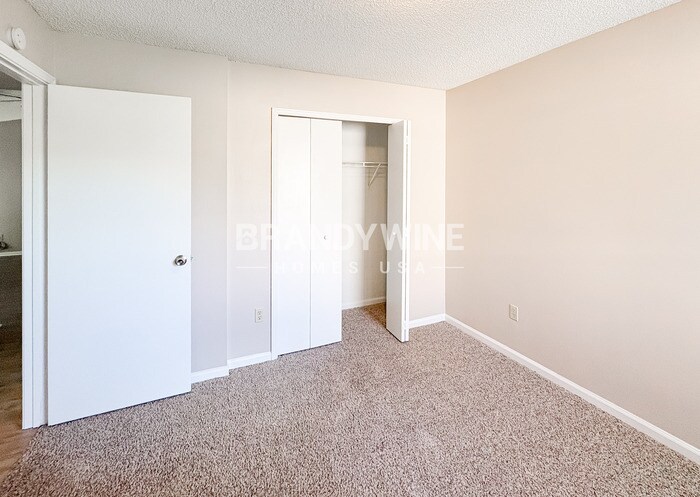 Building Photo - 11525 Birch Forest Cir E