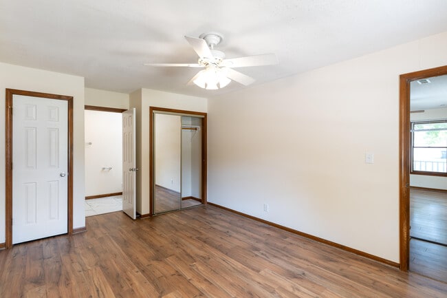 Building Photo - 2701 Poppy Way