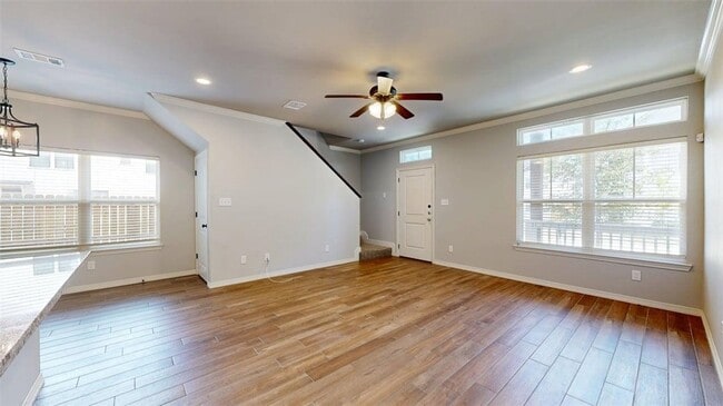 Building Photo - 305 Poplar St