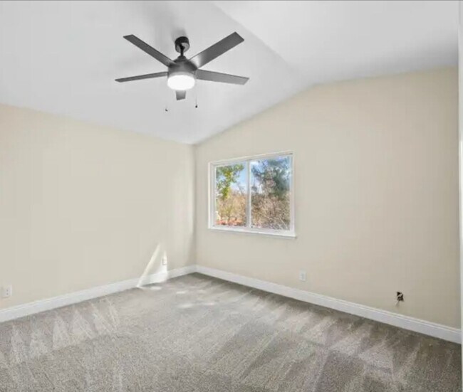 Building Photo - Single Family Home