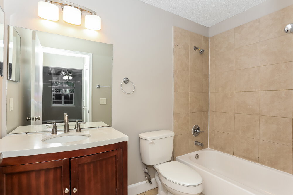 Building Photo - 1608 Twin Oak Dr W