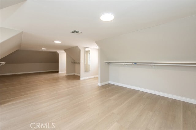 Building Photo - 2836 N Kingsgate Dr