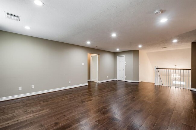 Building Photo - 5914 Shadow Creek Ct