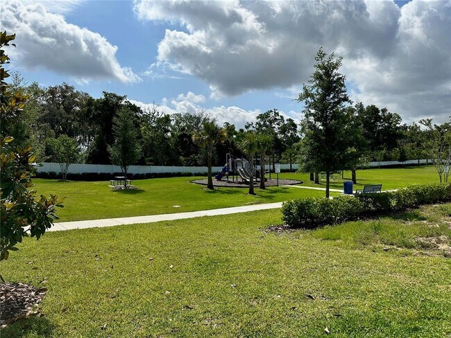 Building Photo - 3356 Private Oak Dr