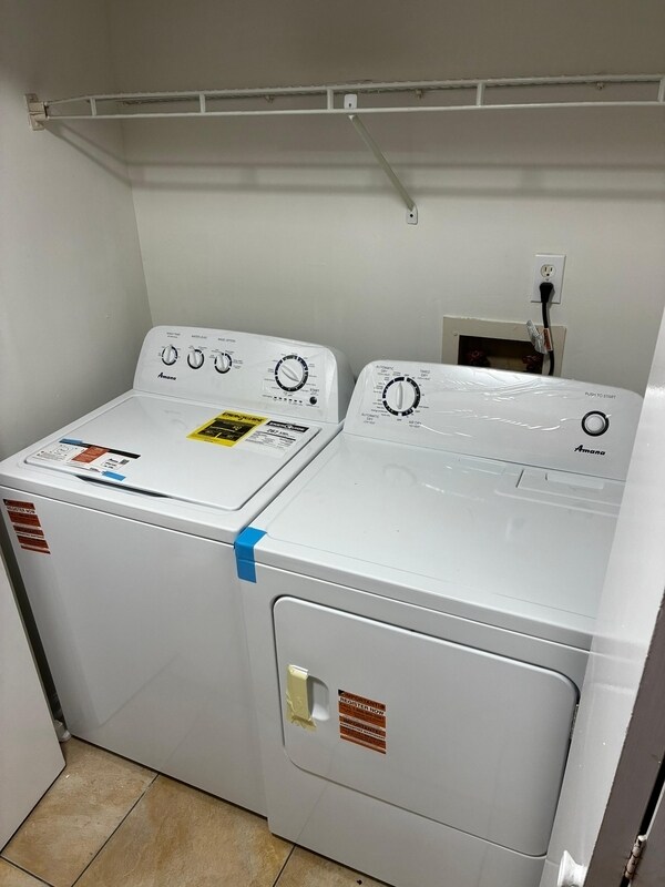 Building Photo - 1222 Westdale Dr