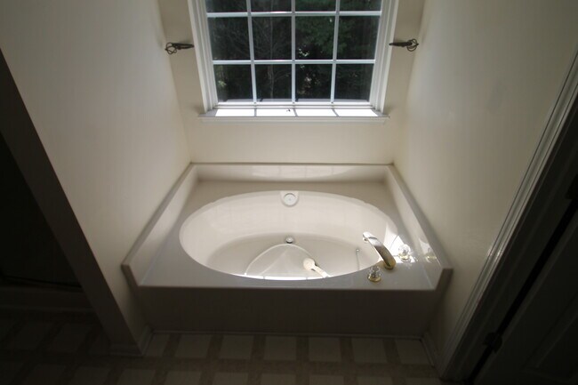 Building Photo - Exclusively Offered by Muse Realty, LLC