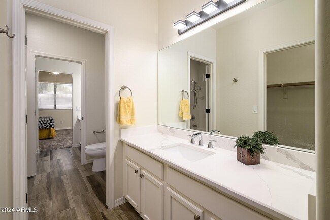 Building Photo - 17618 W Crocus Dr