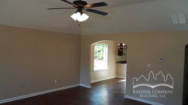 Building Photo - 6125 Humphreys Dr