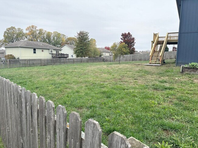 Building Photo - 3 Bed | 2.5 Bath | 2 Car Split Level Home in Belton