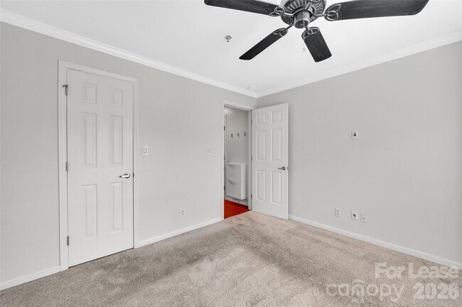 Building Photo - 505 N Graham St