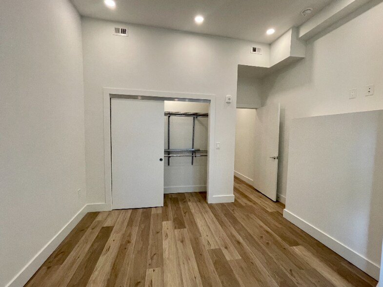 Building Photo - 1321 Rhode Island Ave NW