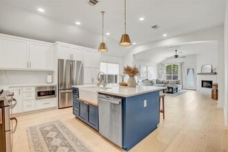 Building Photo - 8109 Campeche Bay Pl