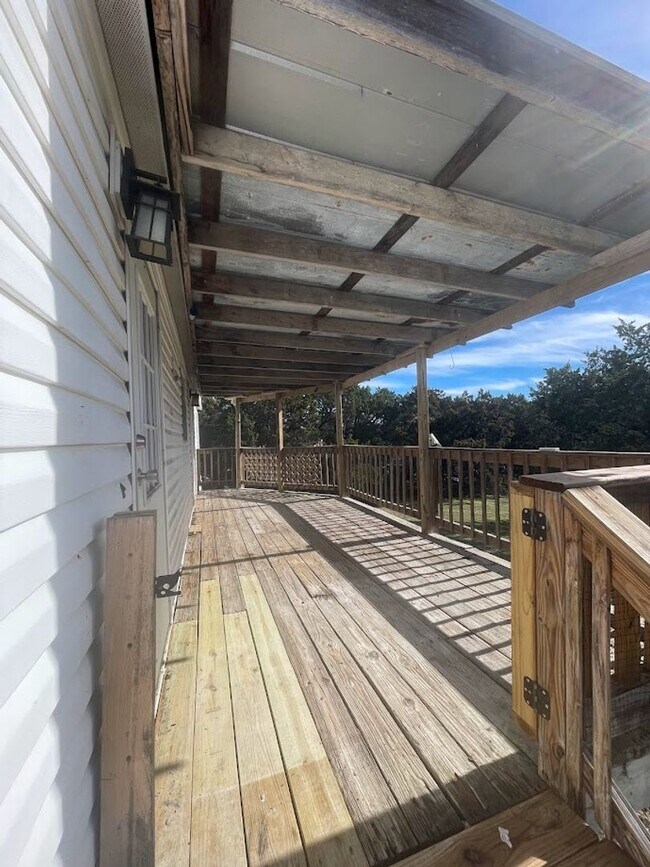 Building Photo - New on Market!