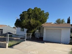 Building Photo - 421 Adele Dr